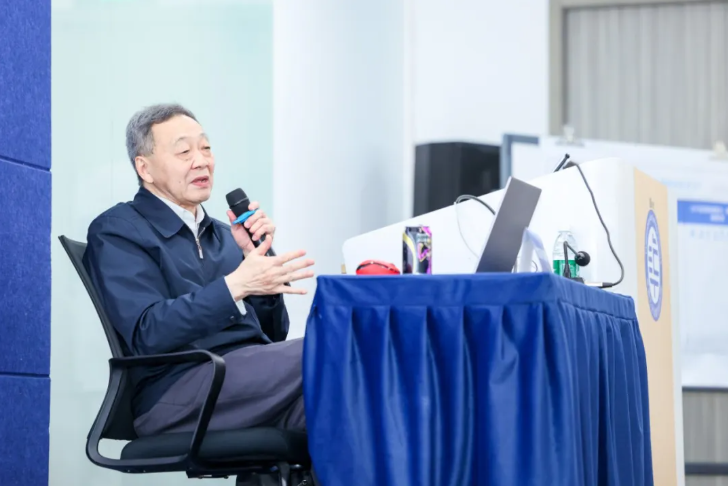 黄卫平：未来五年财富增速放慢，但抓对机会的企业家仍能赢